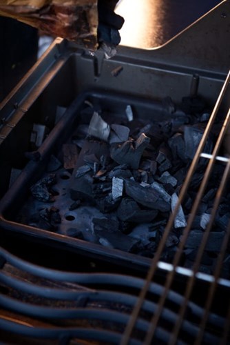 Napoleon Żeliwna taca do grilli gazowych na węgiel drzewny i zrębki