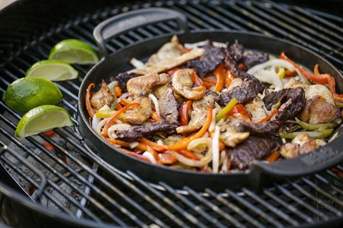 Gourmet BBQ System - Patelnia żeliwna Weber