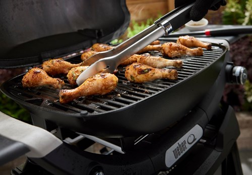 Grill gazowy Weber Q 2200N ze stolikami bocznymi i stojakiem