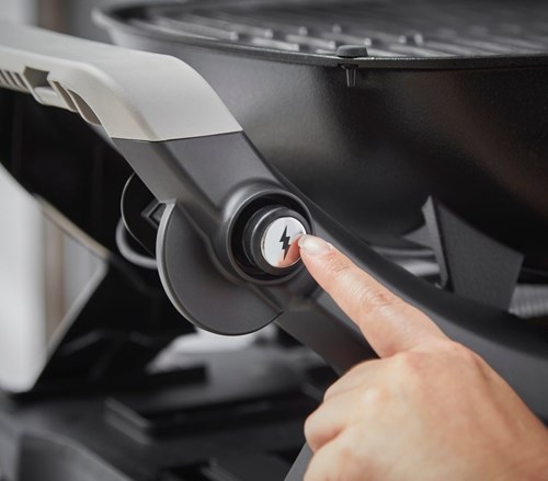 Grill gazowy Weber Q 1200N ze stolikami bocznymi i stojakiem