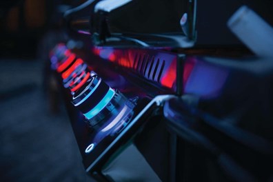 Grill gazowy Napoleon Prestige PRO 825 z palnikiem SizzleZone