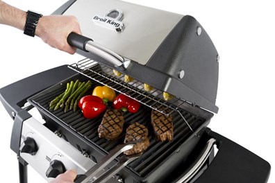 Grill gazowy Broil King Porta-Chef 320 z wózkiem