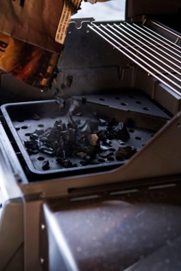 Napoleon Żeliwna taca do grilli gazowych na węgiel drzewny i zrębki