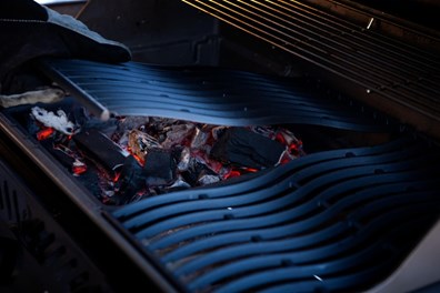 Napoleon Żeliwna taca do grilli gazowych na węgiel drzewny i zrębki